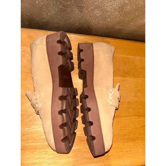 Vionic Cheryl II Preppy Academia Comfort Studios Beige Suede Penny Loafers - Picture 3 of 7